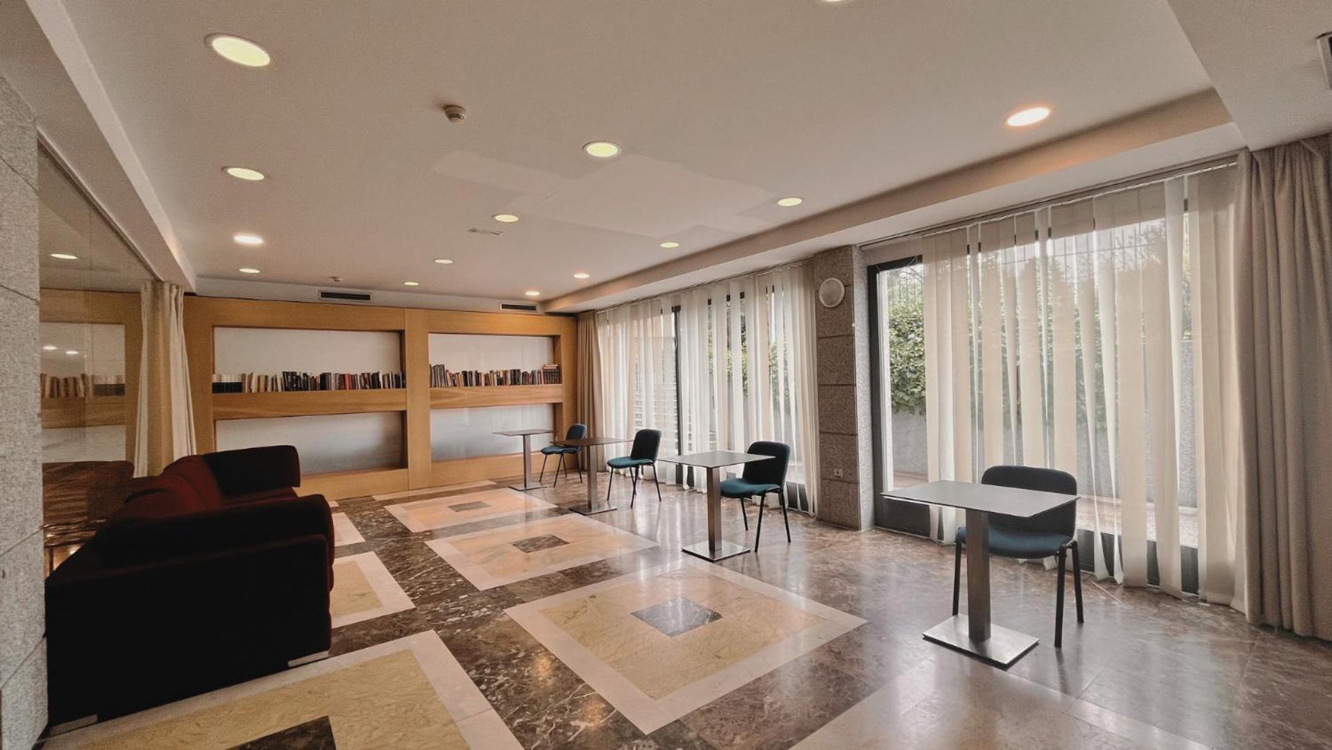 Hotel-Apartamentos Tartesos 라스 로사스 데 마드리드 외부 사진